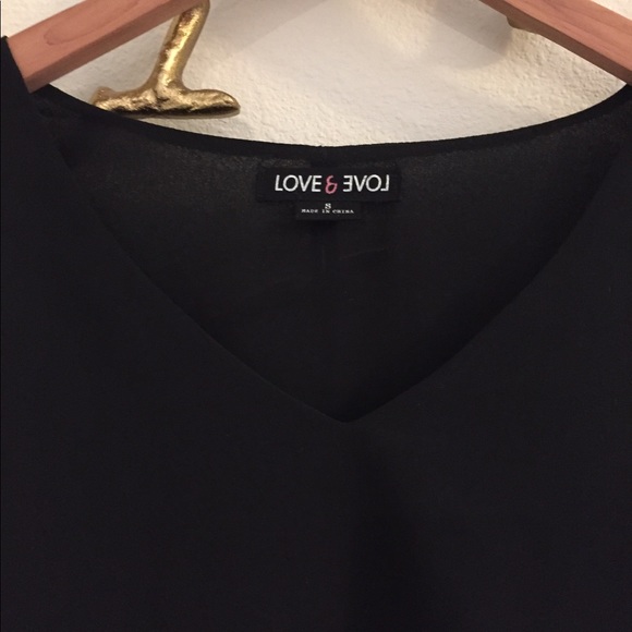 BLACK COLD SHOULDER TOP - Picture 3 of 7